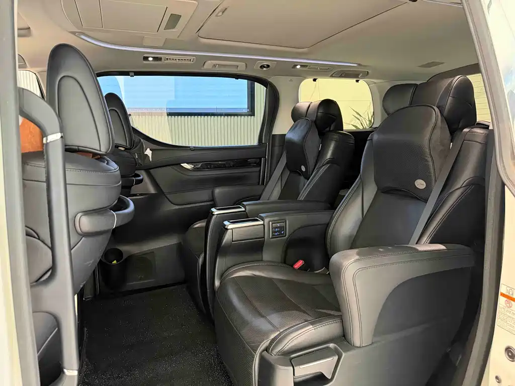 Toyota Vellfire 2020 2.5L HV Luxury