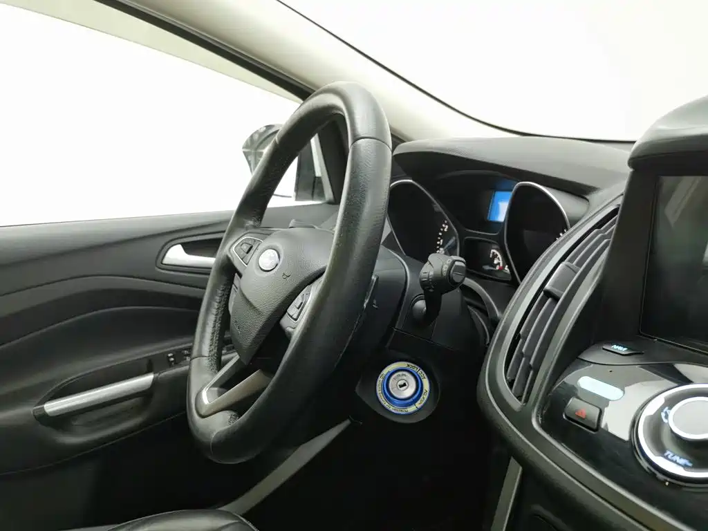 Ford Kuga — миниатюра 22