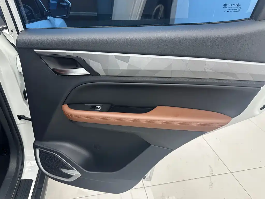 Geely Vision X6 — миниатюра 9