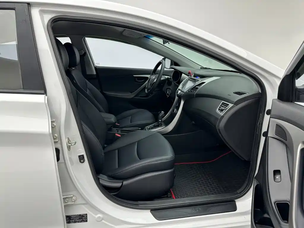Hyundai Elantra Langdong — миниатюра 15