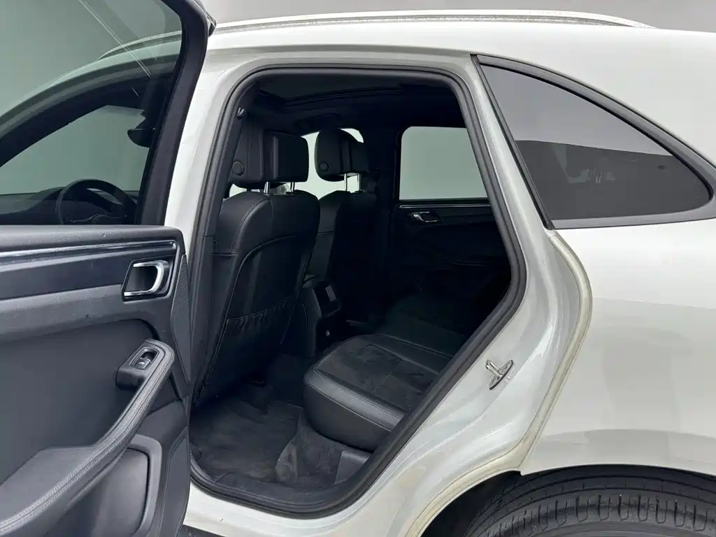 Porsche Macan — миниатюра 18
