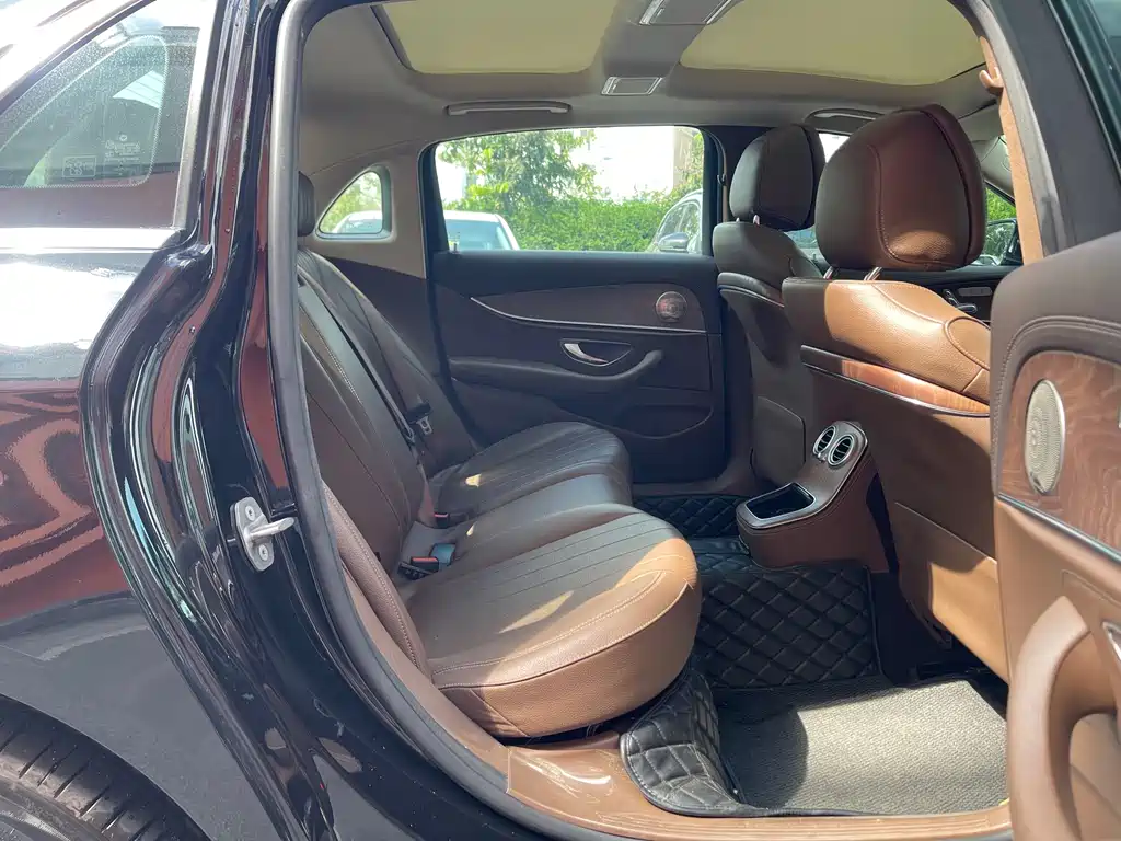 Mercedes-Benz E-Class — миниатюра 15