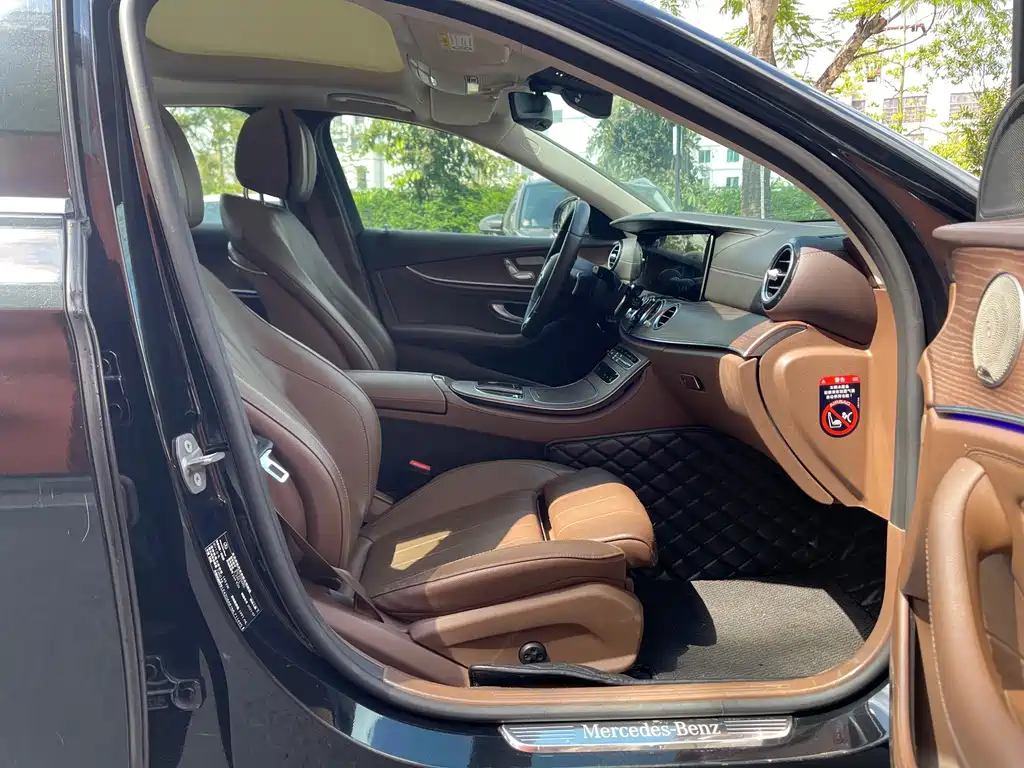 Mercedes-Benz E-Class — миниатюра 10