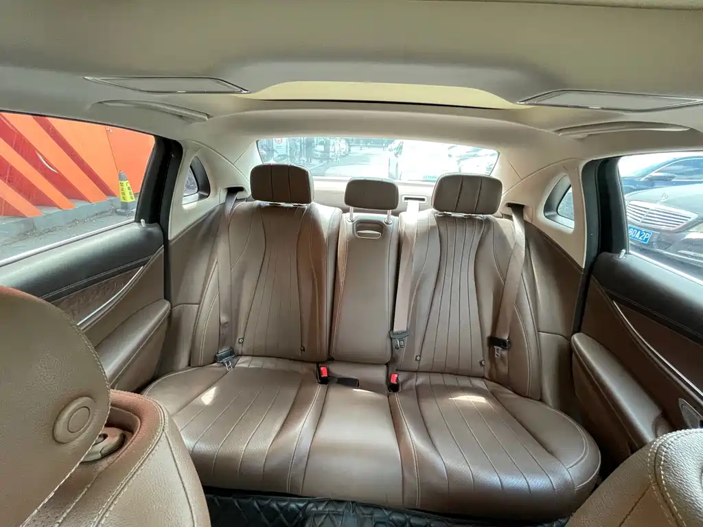 Mercedes-Benz E-Class — миниатюра 24