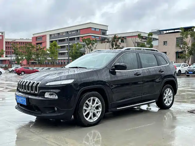 JEEP FREE LIGHT 2017