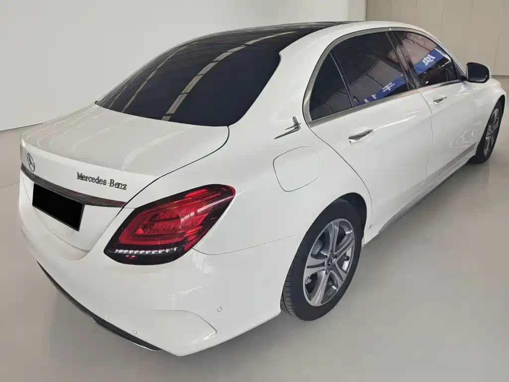 Mercedes-Benz C-Class — миниатюра 3