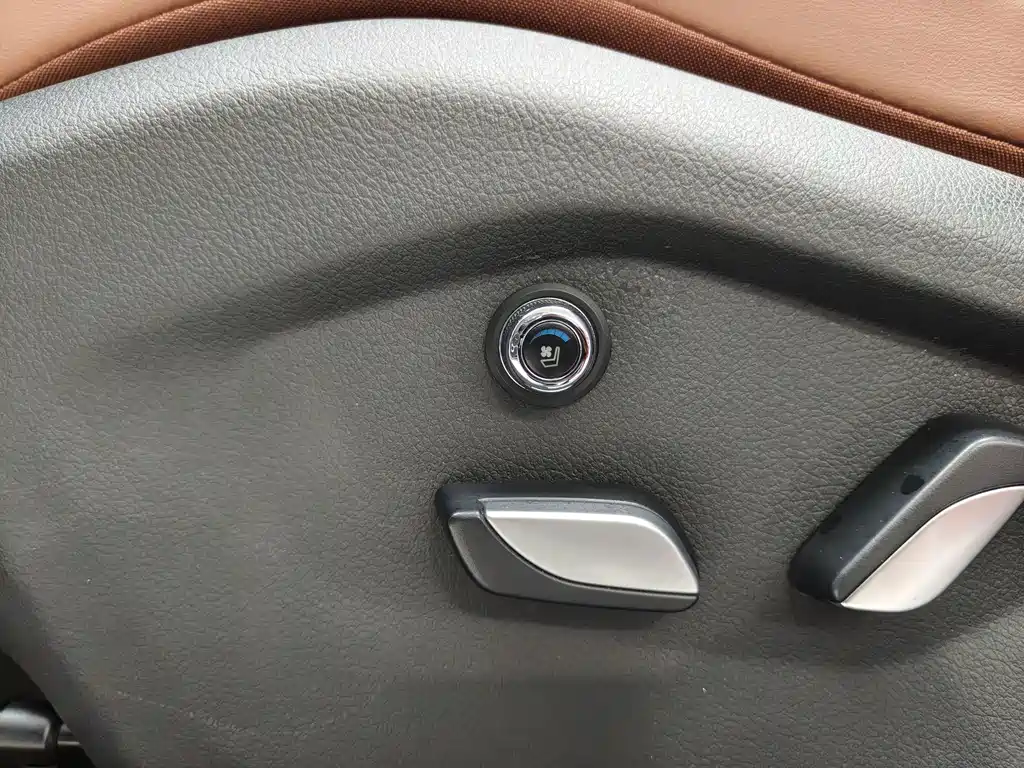 Geely Vision X6 — миниатюра 13
