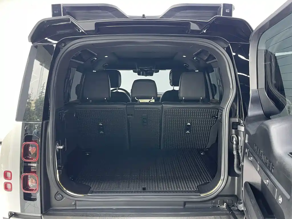 Land Rover Defender — миниатюра 22