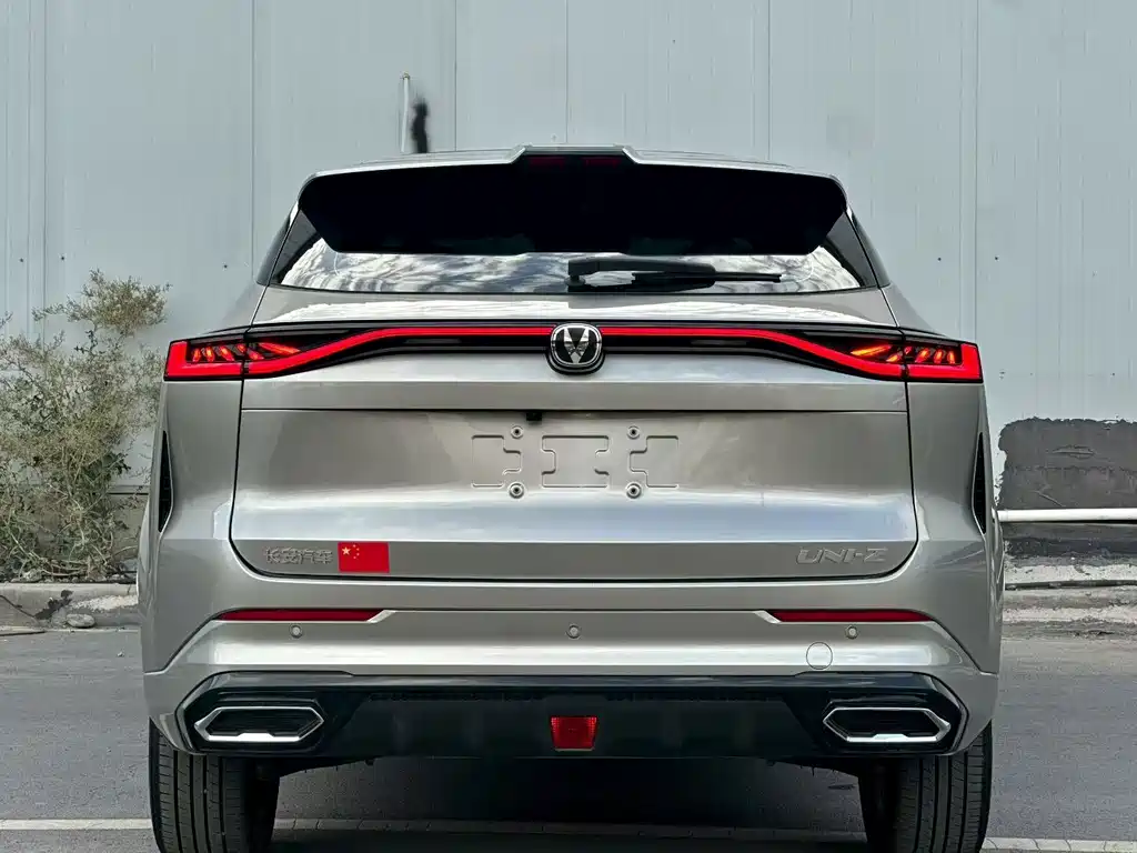 Changan UNI-Z New Energy — миниатюра 8