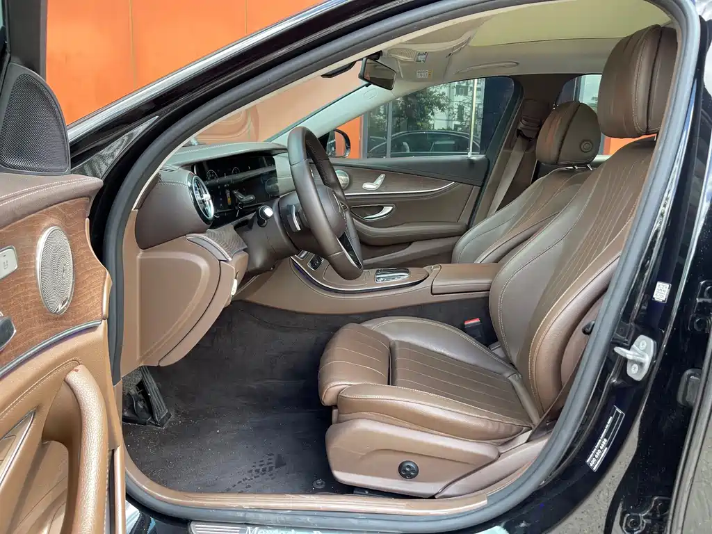 Mercedes-Benz E-Class — миниатюра 20