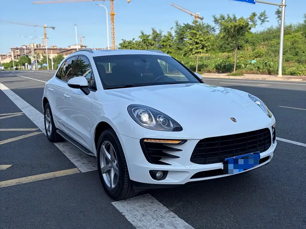 Porsche Macan — миниатюра 3
