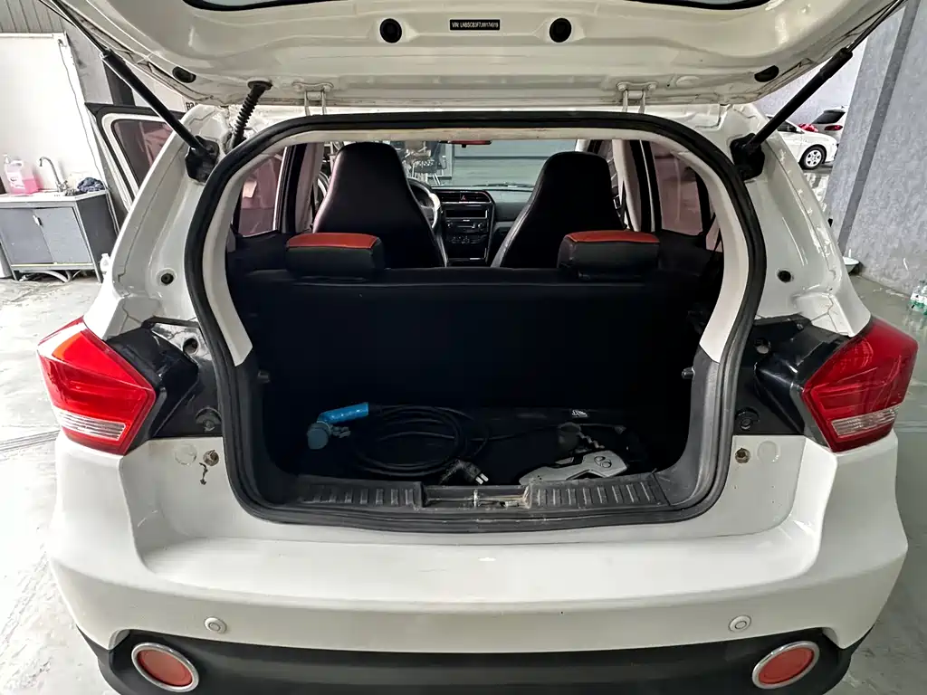 BAIC New Energy EC — миниатюра 8