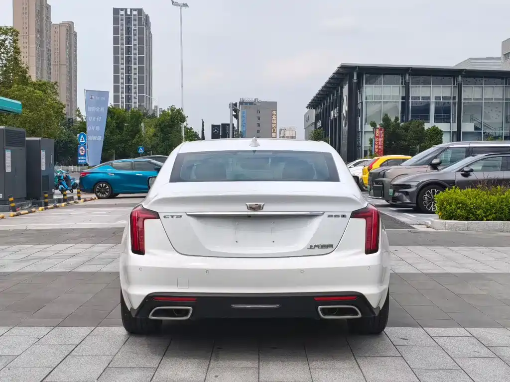Cadillac CT5 — миниатюра 8