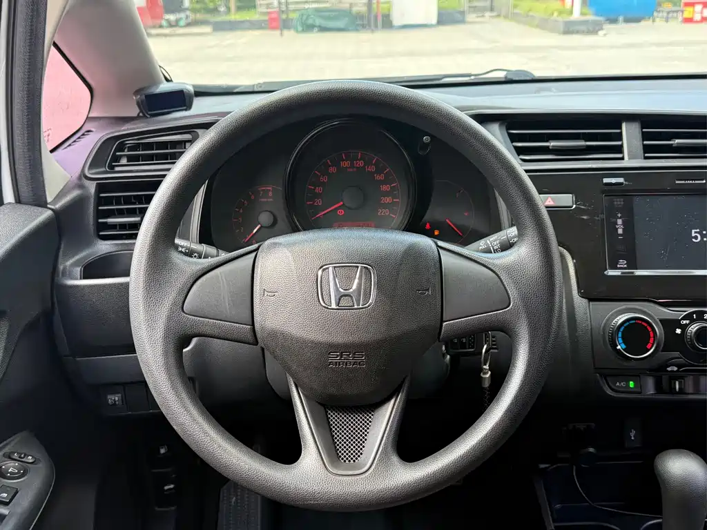 Honda Fit — миниатюра 9