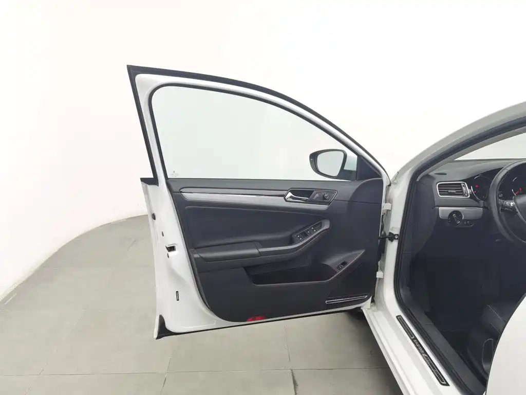 Volkswagen Sagitar — миниатюра 8