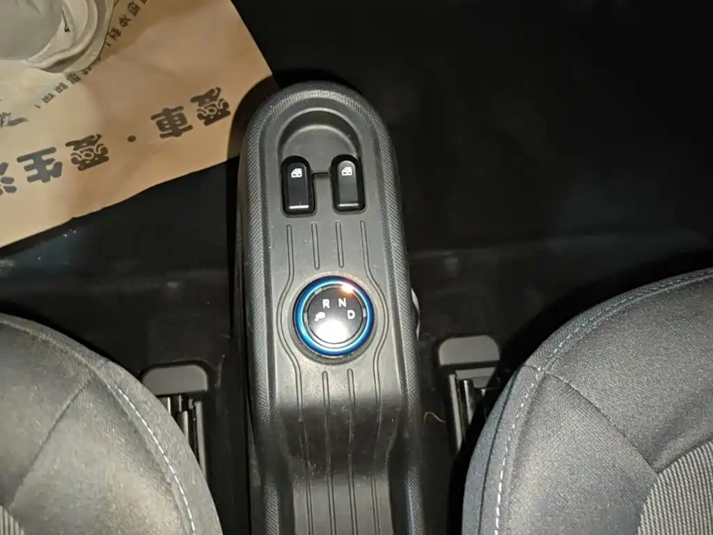 Wuling MINIEV — миниатюра 14