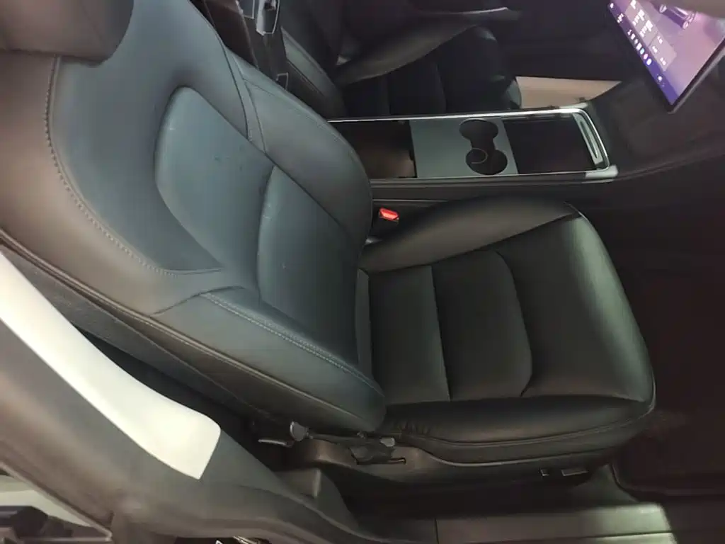 Tesla Model 3 — миниатюра 25