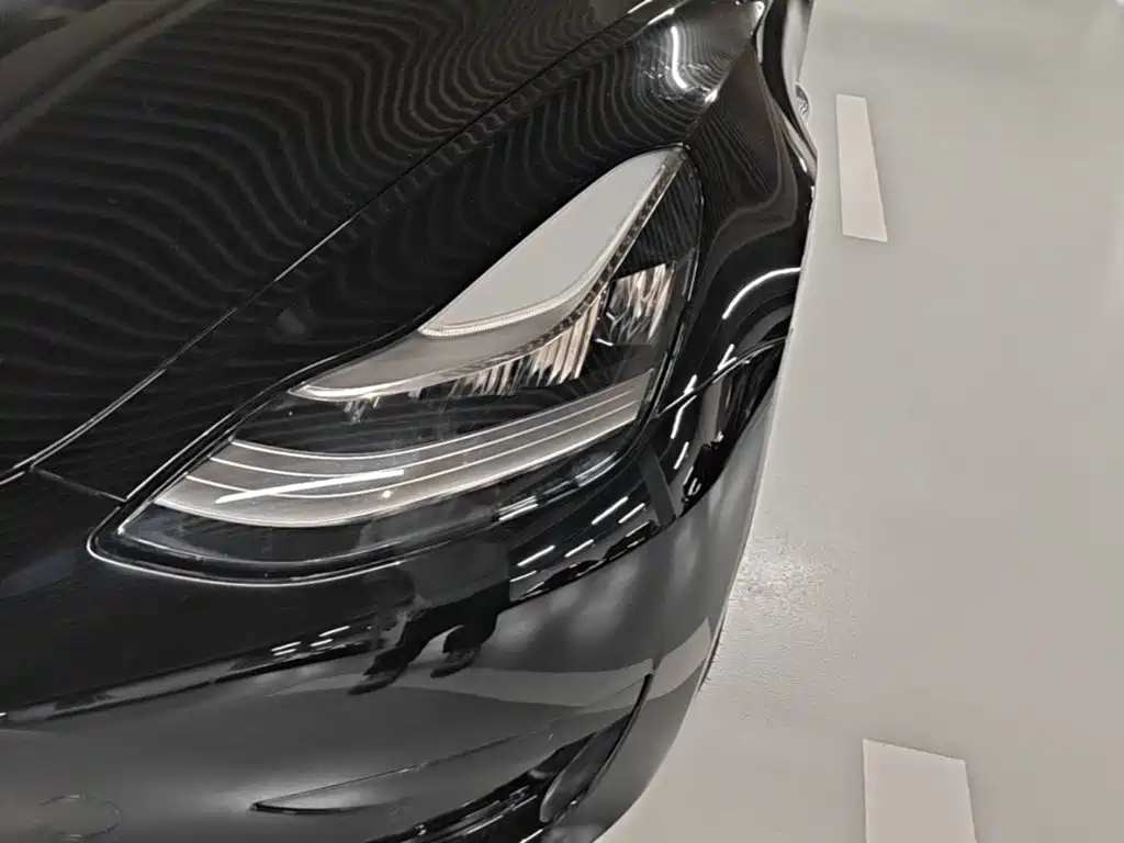 Tesla Model 3 — миниатюра 24