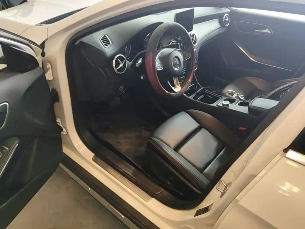 Mercedes-Benz GLA — миниатюра 16