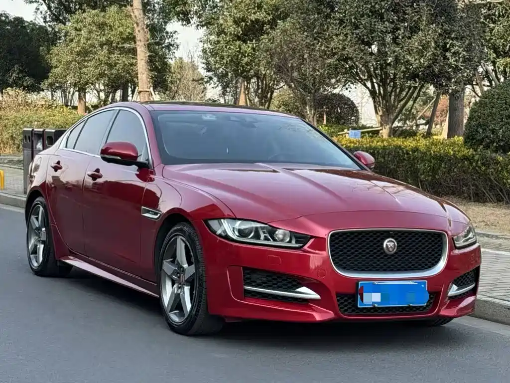 JAGUAR XE