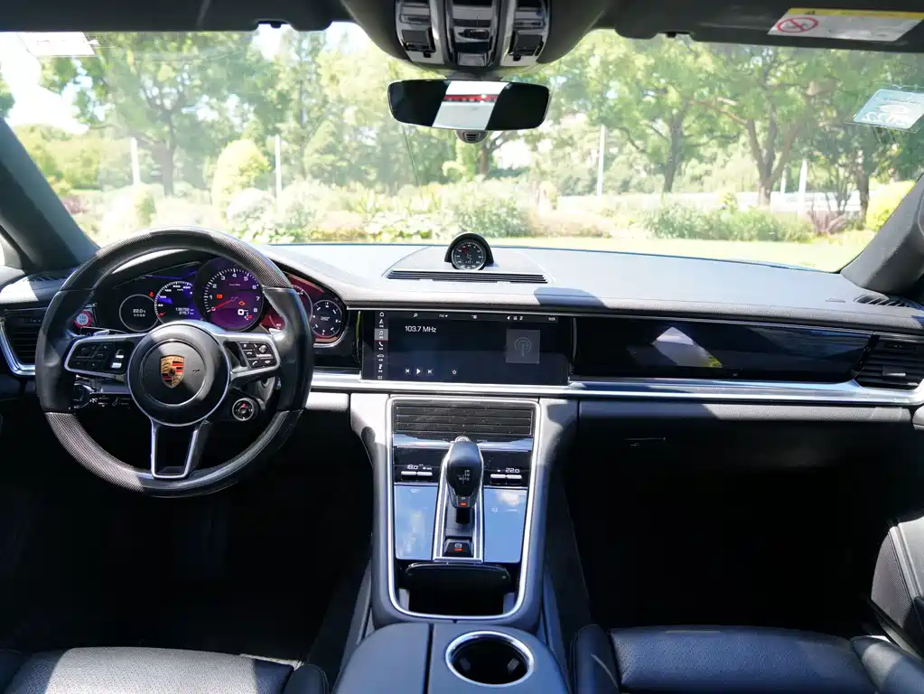 Porsche Panamera — миниатюра 7