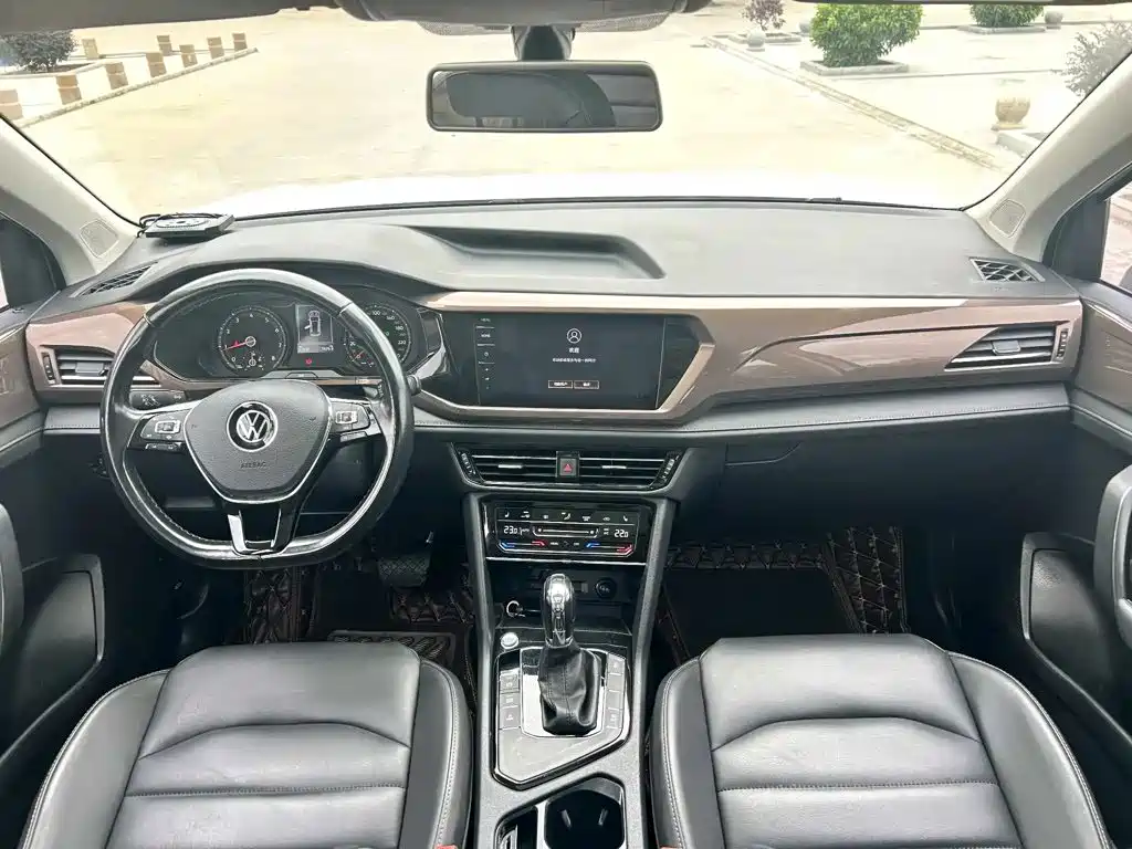 Volkswagen Tharu — миниатюра 7