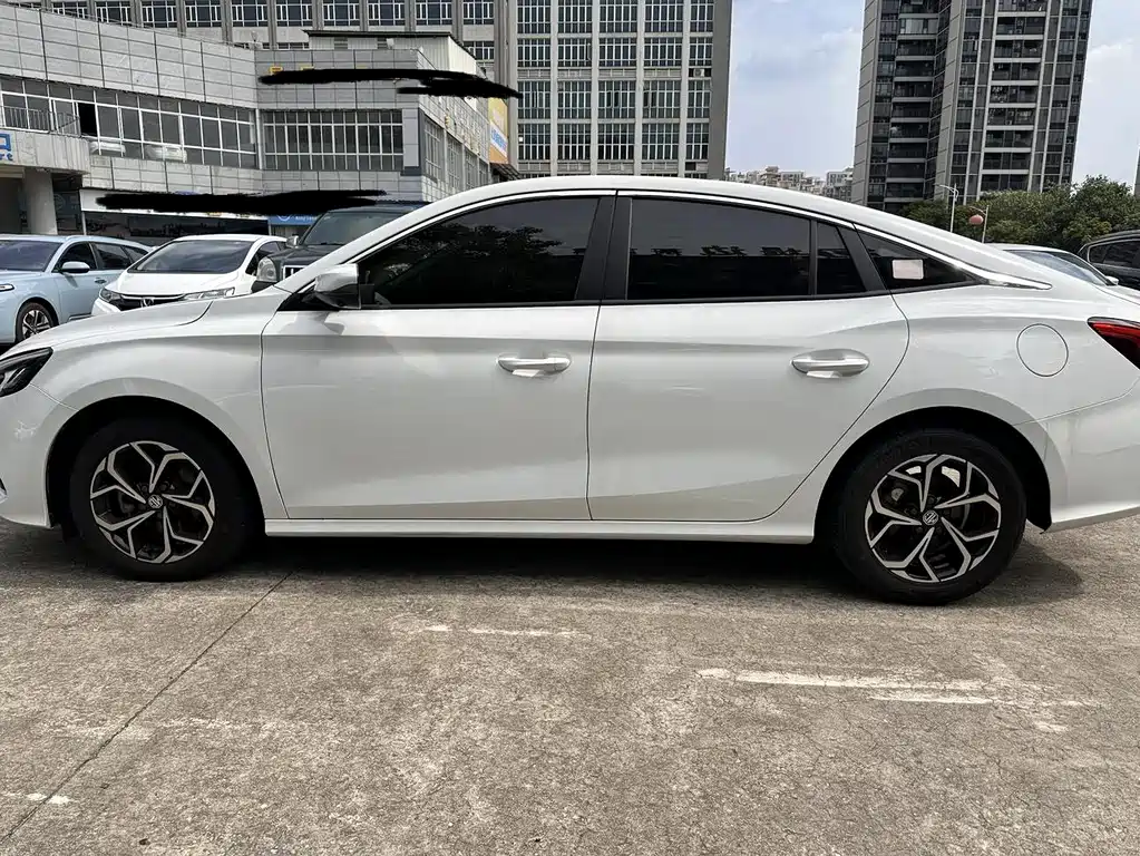 MG MG5 — миниатюра 7