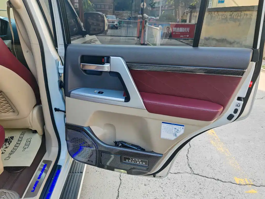 Toyota Land Cruiser — миниатюра 17