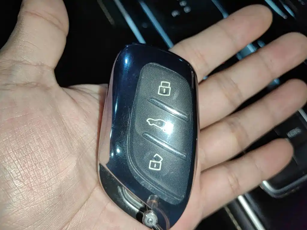 Roewe i6 MAX New Energy — миниатюра 9