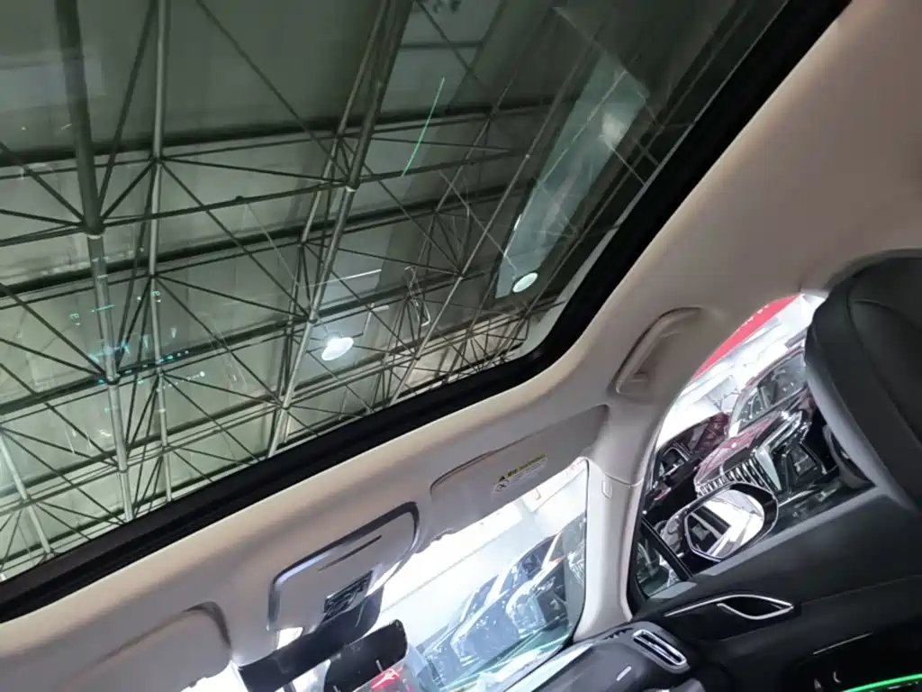 Hongqi Hongqi HS3 PHEV — миниатюра 18