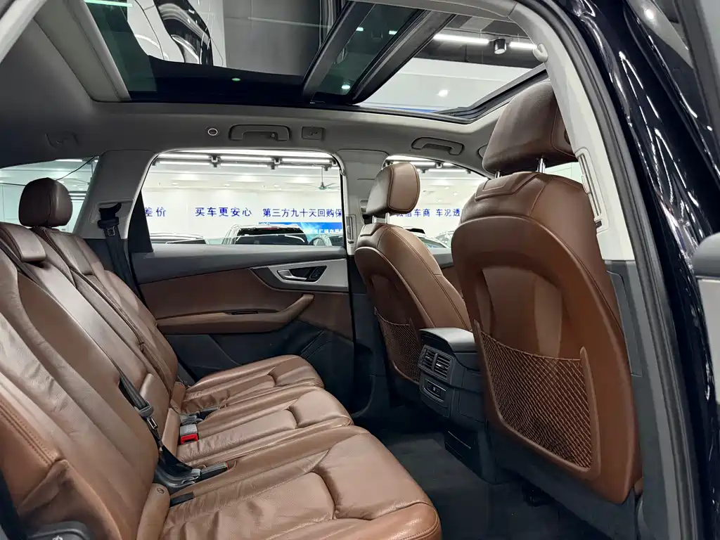 Audi Q7 — миниатюра 9
