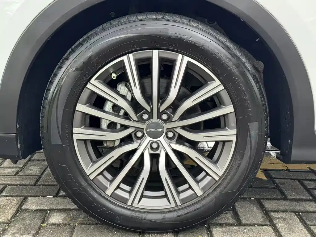 JETOUR X70 PLUS 2023 1.6T DCT Power 5 мест