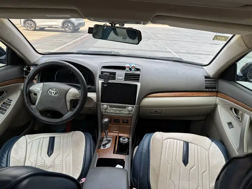 Toyota Camry — миниатюра 7