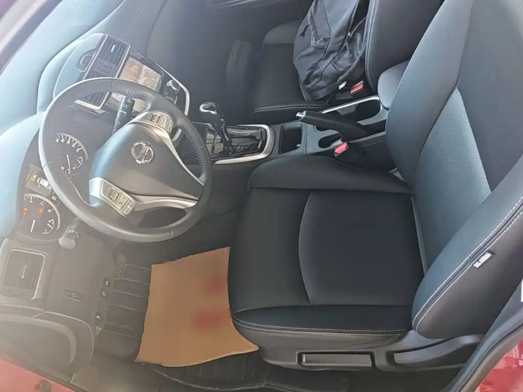 Nissan Tiida — миниатюра 16