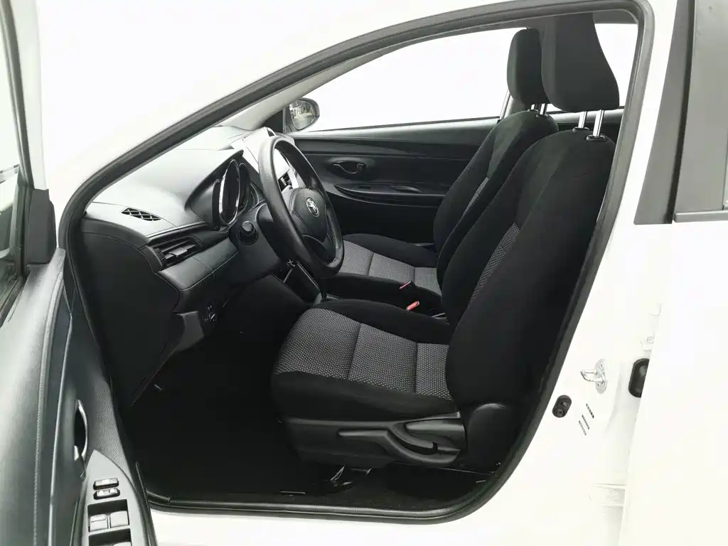 Toyota Vios — миниатюра 10