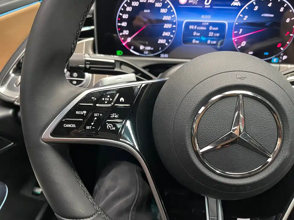 Mercedes-Benz E-Class — миниатюра 29