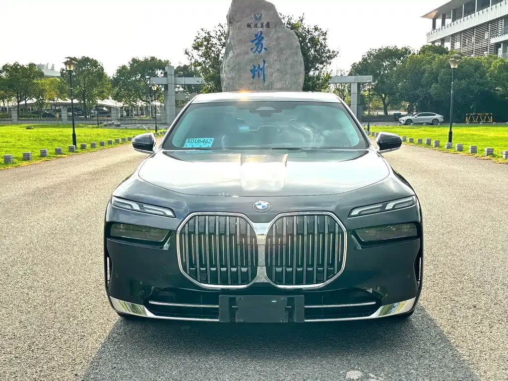 BMW 7 Series — миниатюра 3