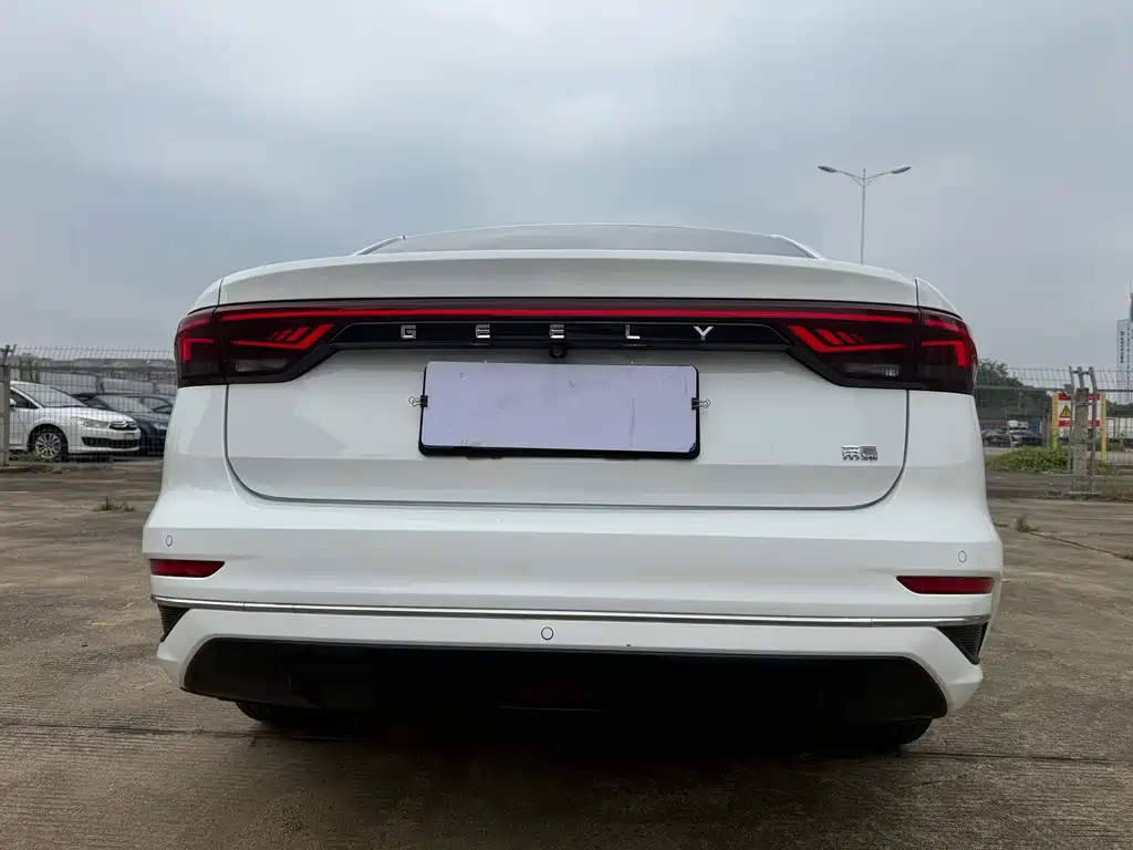 Geely Emgrand — миниатюра 7