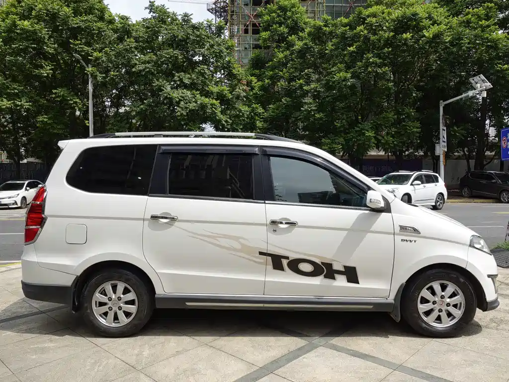 Wuling Hongguang — миниатюра 4