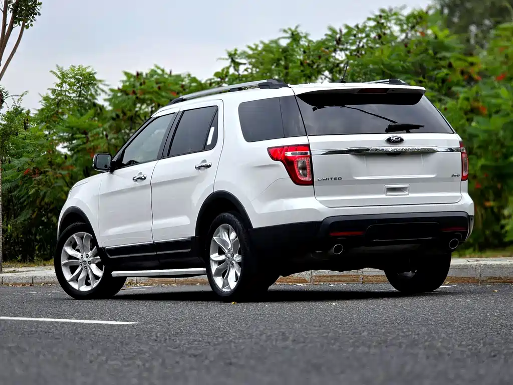 Ford Explorer (Import) — миниатюра 3