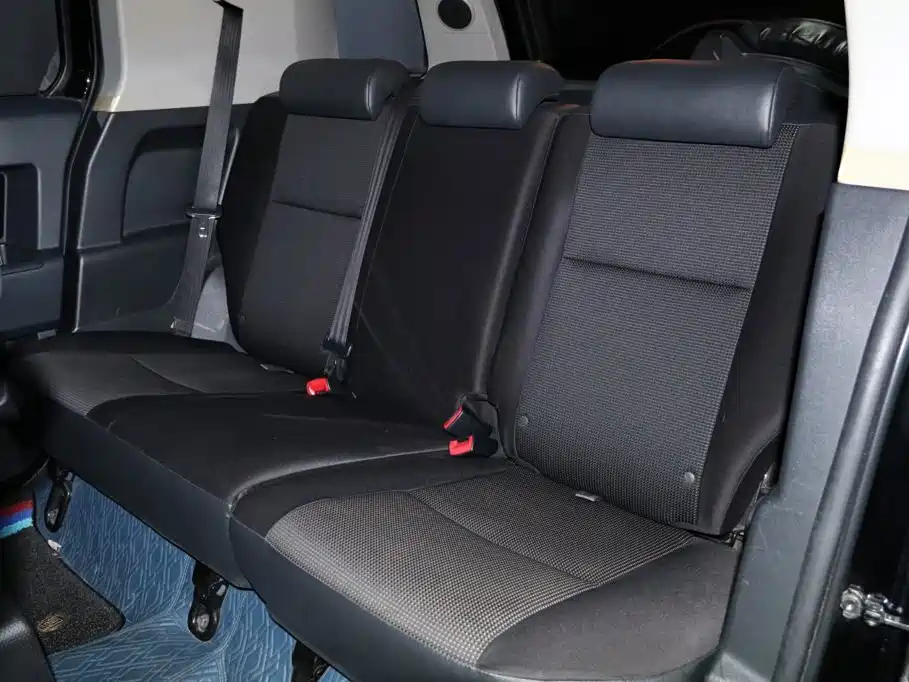 Toyota FJ Cruiser — миниатюра 18