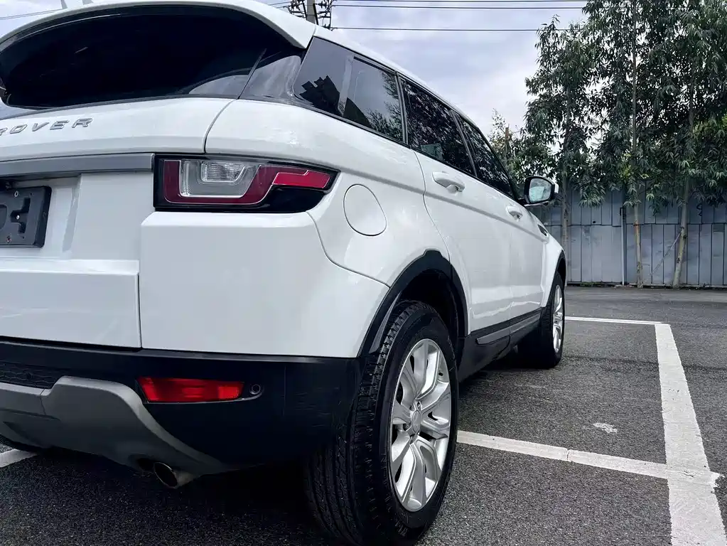 Land Rover Evoque — миниатюра 8