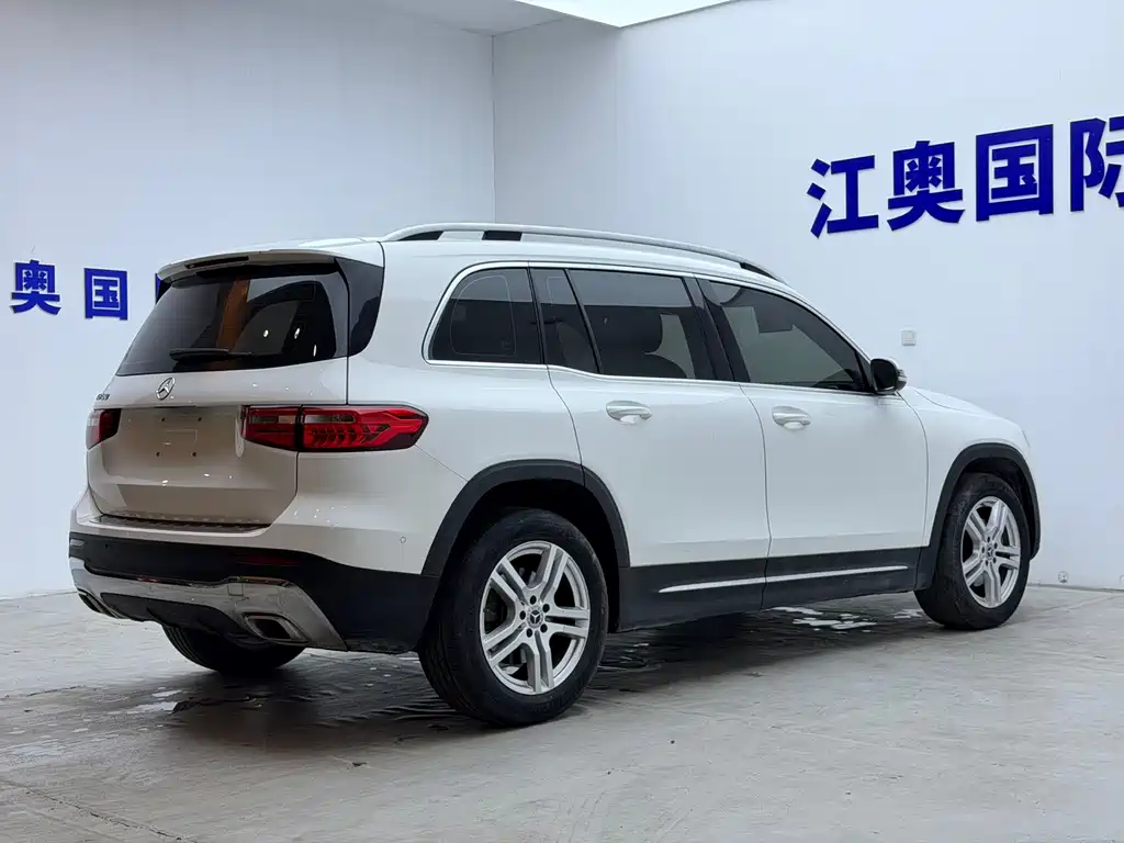 Mercedes-Benz GLB — миниатюра 18