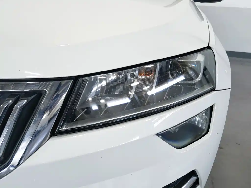 Skoda Karoq — миниатюра 7