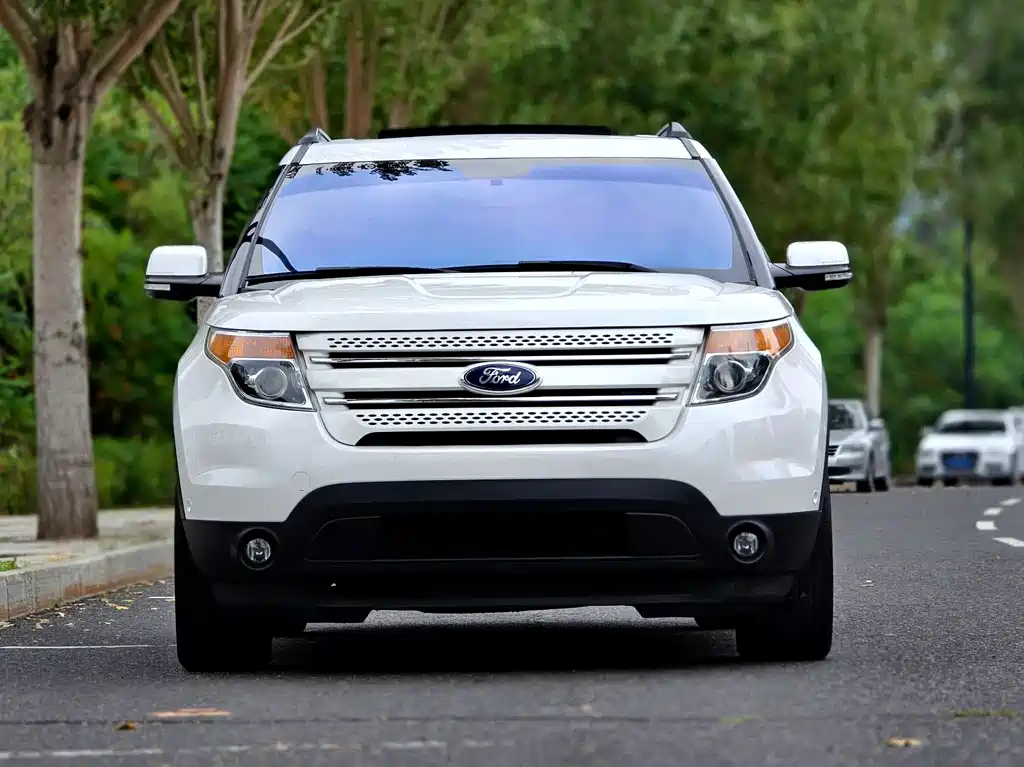 Ford Explorer (Import) — миниатюра 2