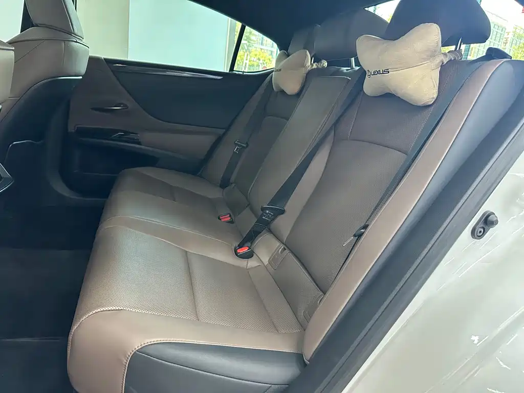 Lexus ES — миниатюра 21