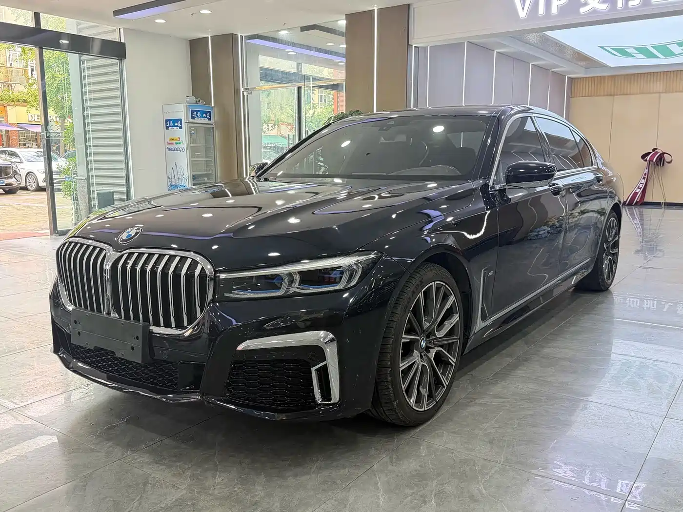 宝马7系 2021款 740Li 尊享型 M运动套装 2022