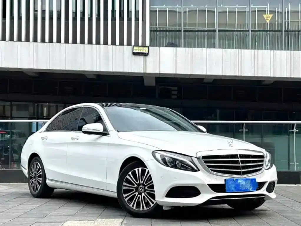 Mercedes-Benz C-Class — миниатюра 2