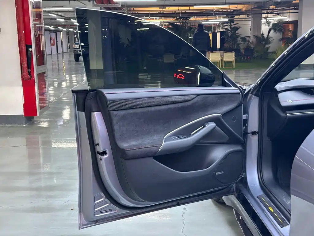 XIAOMI CAR XIAOMI SU7 ULTRA