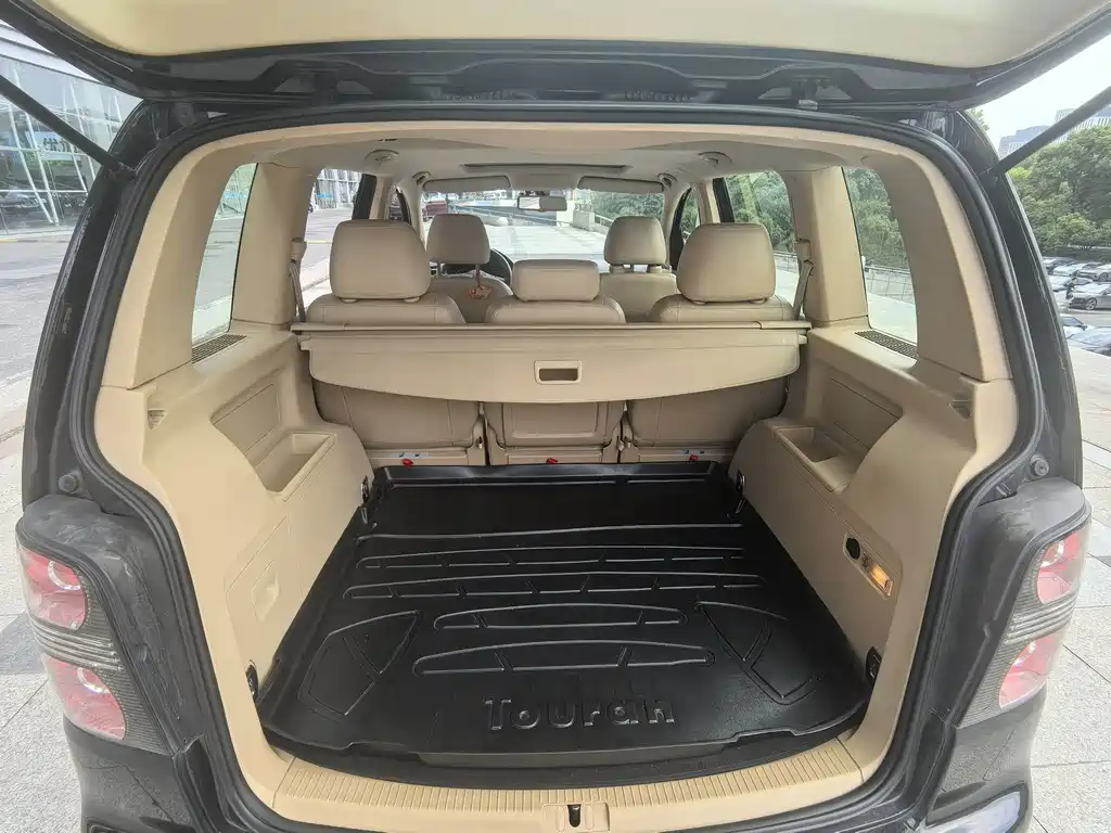 Volkswagen Touran — миниатюра 11